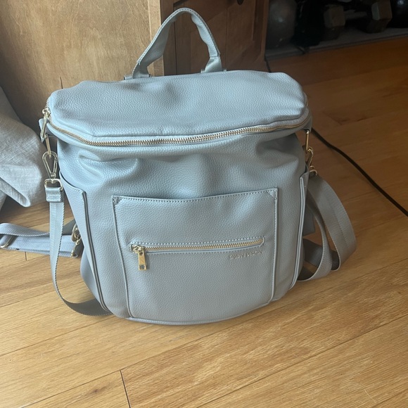 Fawn Design Diaper Bag - Excellent Condition- Includes all accessories - Picture 2 of 5